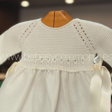 Vestido de bautizo punto